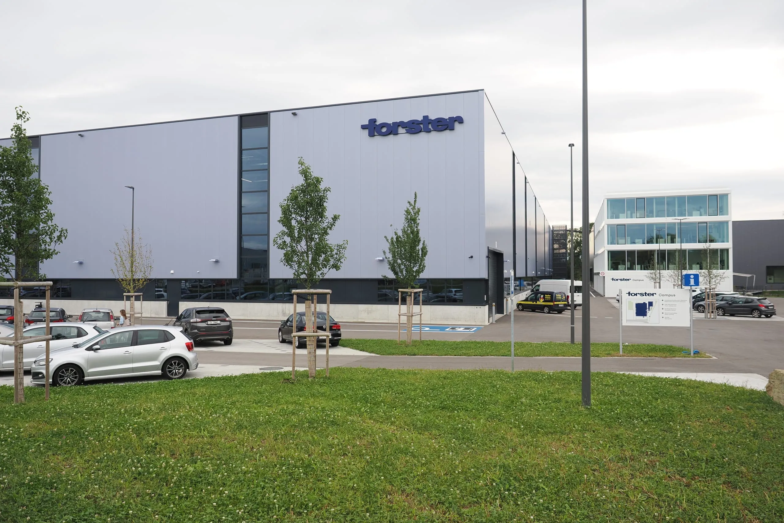 Neuer Standort: Forster Profilsysteme eröffnet Campus