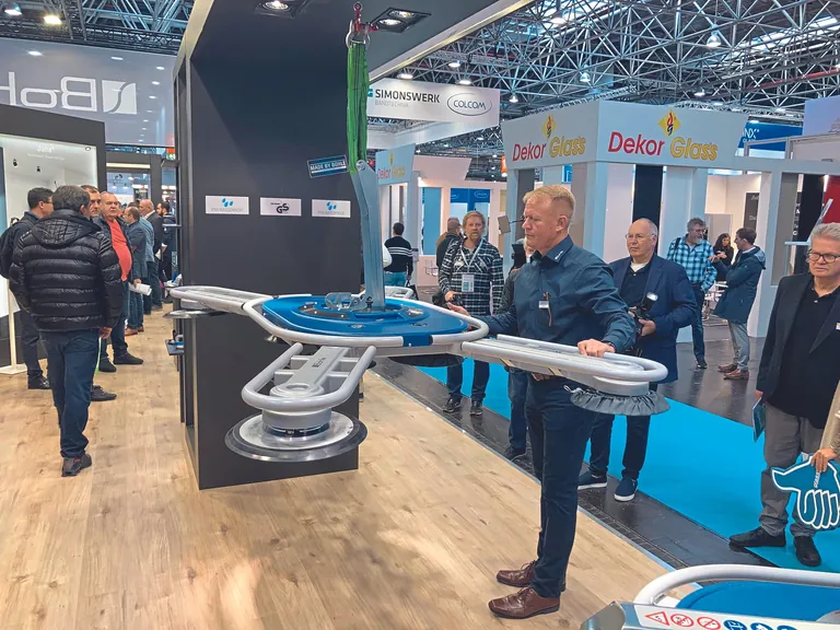 Die Messe ist t&auml;glich ge&ouml;ffnet von 9 bis 18 Uhr. Eine Tageskarte kostet vor Ort 59 Euro, im Webshop der Messe 42 Euro. 2022 besuchten mehr als 29.000 Menschen die viert&auml;gige Veranstaltung in der Landeshauptstadt von Nordrhein-Westfalen. 928 Aussteller pr&auml;sentierten sich damals auf dem Messegel&auml;nde.