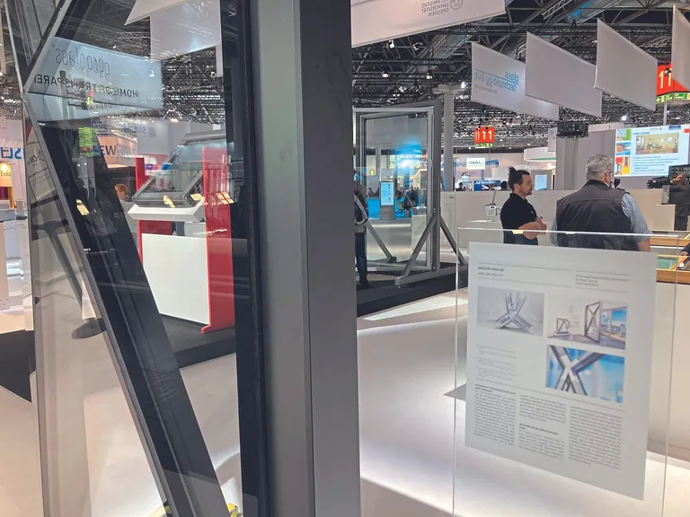 Ein Highlight ist die Zukunftsschau glass technology live, die &uuml;ber 80 Prozent Innovationen zeigt. Partner sind die vier technischen Universit&auml;ten Darmstadt, Delft, Dresden und Bochum.