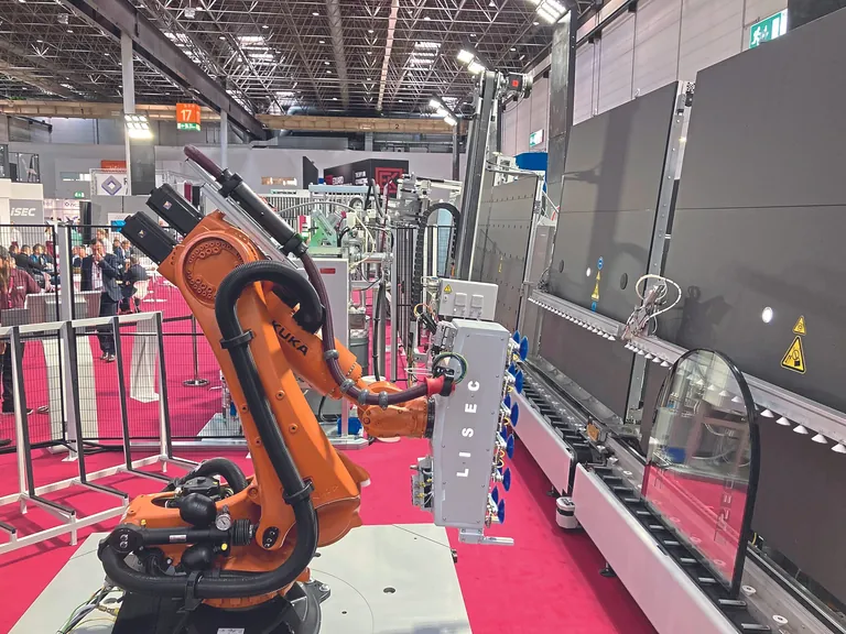 Die Messegesellschaft stellt Besuchern f&uuml;r die Planung ihres Messebesuchs das Tool My Organizer bereit. &bdquo;Egal ob Produkte, Aussteller, Marken, News oder Events - &uuml;ber das Stern-Symbol k&ouml;nnen Sie alles sammeln, was Sie interessiert und ganz gezielt Ihren Messebesuch vor- oder auch nachbereiten.&ldquo; Login unter www.glasstec.de/de/Besuchen/Vorbereitung/MyOrganizer.