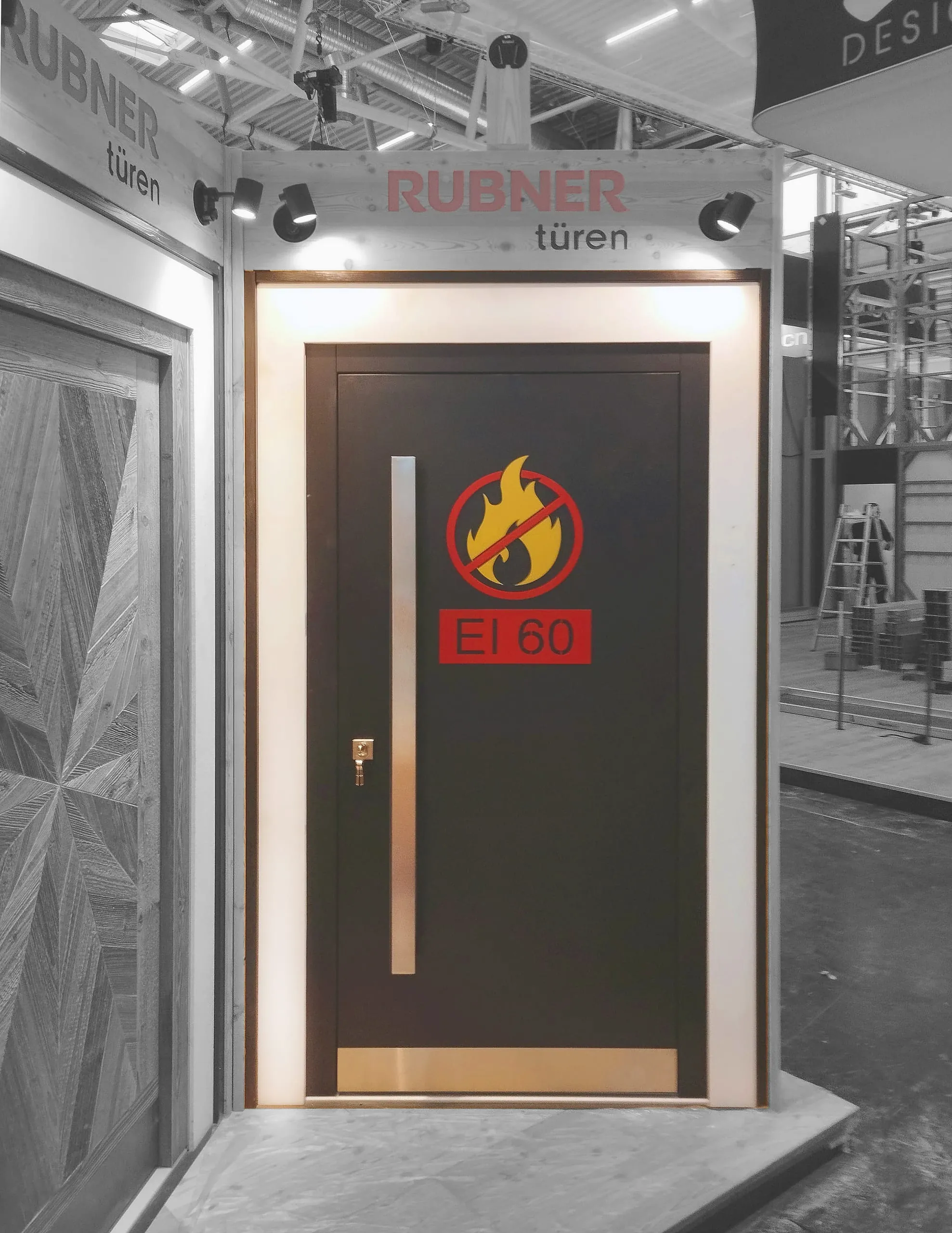 Rubner: Haustür aus Holz mit Brandwiderstand EI60