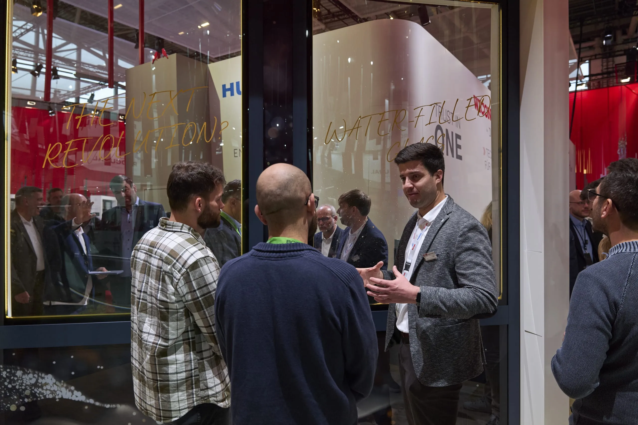 Wicona Projektstudie TEmotion NG mit Water-filled Glass