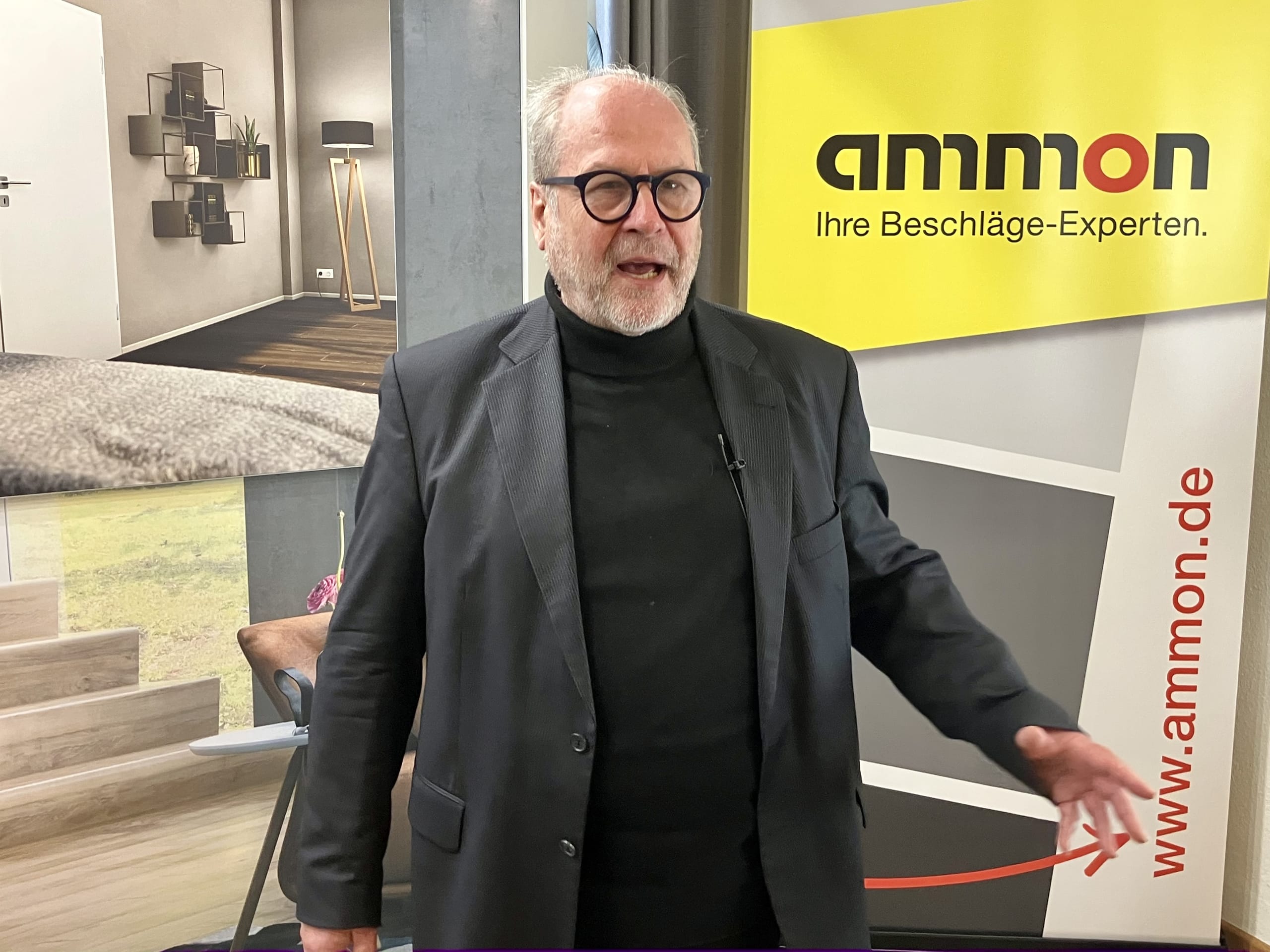 Literaturwissenschaftler, Schriftsteller und Zukunftsforscher Dr. Bernd Flessner referierte zu den Möglichkeiten, die Künstliche Intelligenz schon heute bietet: "Mittelstand und Baubranche steht für Umsetzung. Ich bin überzeugt, hier wird an konkreten Lösungen gearbeitet, auch in Hinblick auf konkrete Anwendungen für KI."