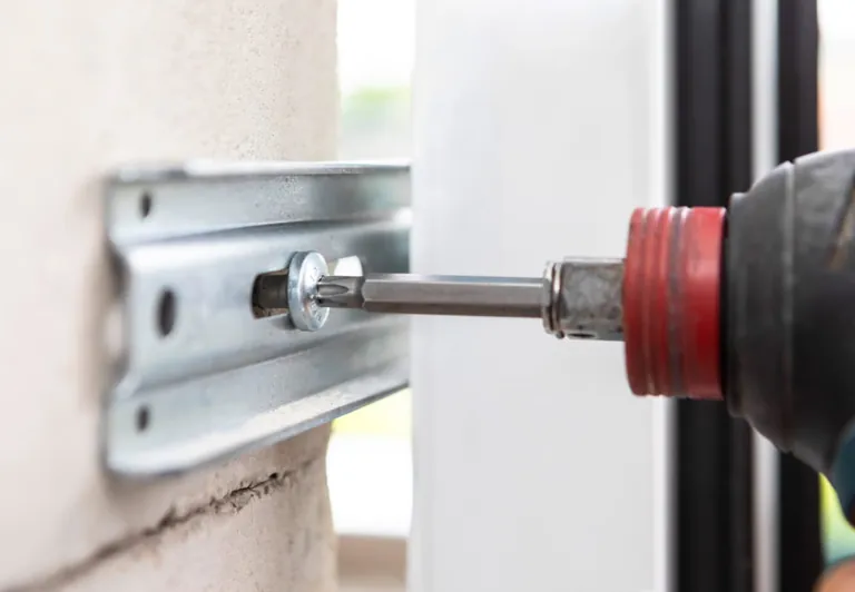 Auch im Bereich der Fenstermontage bietet SFS jetzt valide Daten zu den Umweltauswirkungen der Befestiger an.