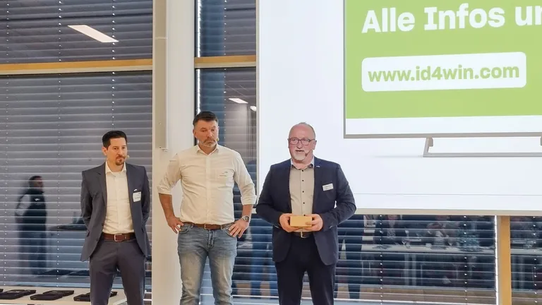 Vorstellung von ID4WIN beim 3. Remmers Fensterforum in L&ouml;ningen (v. l.): Sebastian Jurth (Remmers), J&uuml;rgen Huber (BISS.ID GmbH) und Martin St&ouml;ger (Remmers).