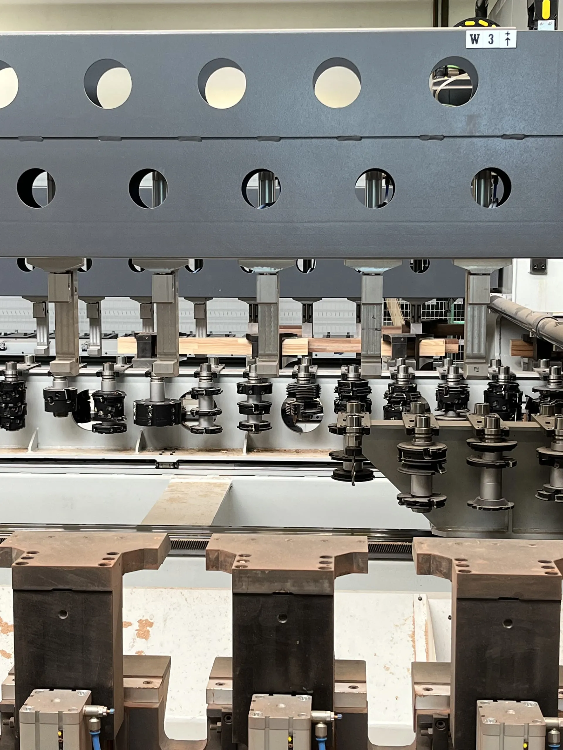 Die Größe der Spannzangen hält den Spanndruck niedrig und sorgt für höchste Präzision in der Verarbeitung.