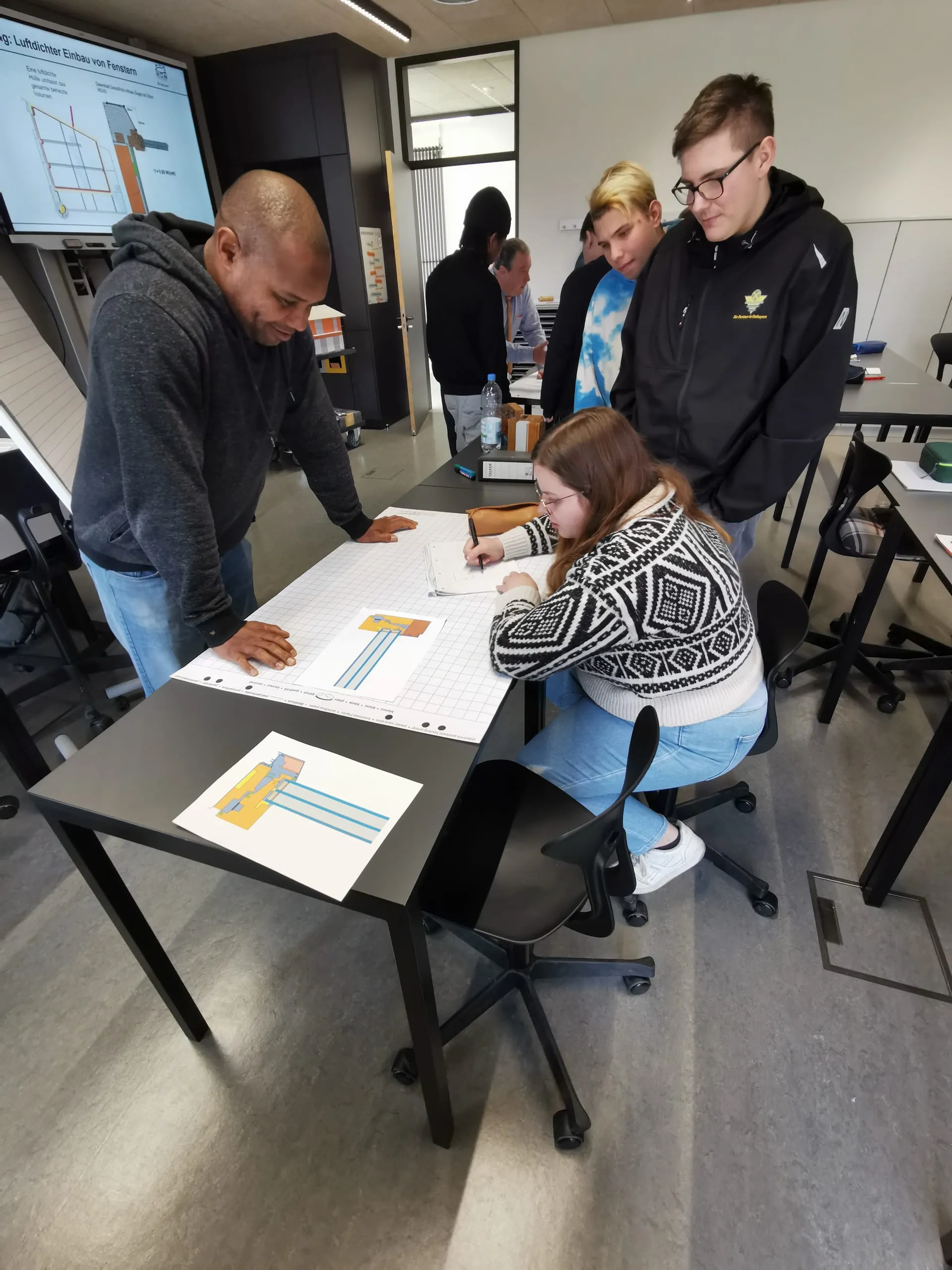 Berufsschule Vilshofen schult Auszubildende in Kooperation mit Industriepartnern