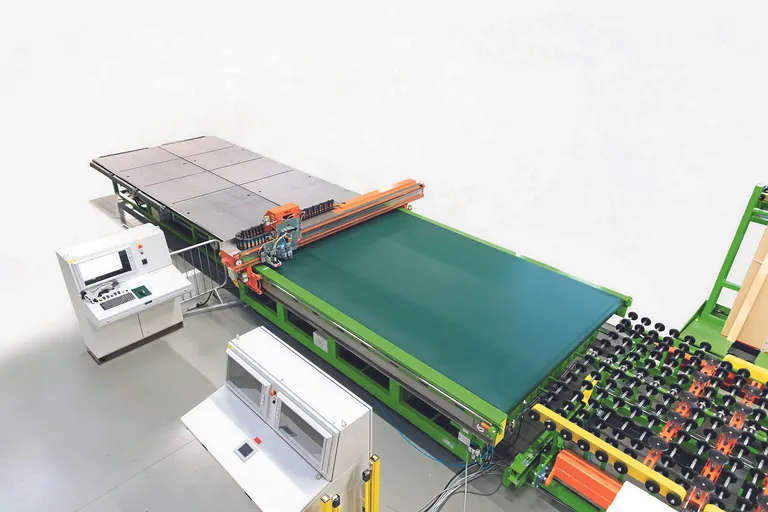 Dünnglas erfordert automatisierte und angepasste Prozesse.