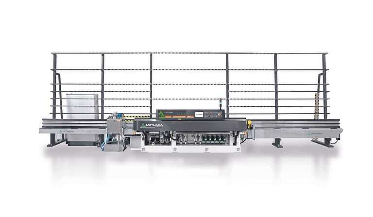 Neu bei Lattuada ist die geradlinige Kanenschleifmaschine TLR 12 C PC.