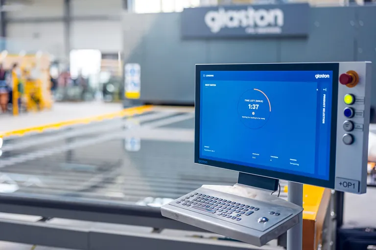 Glaston Autopilot bietet einen vollautomatischen Vorspannprozess für eine hochvariable Mischproduktion.