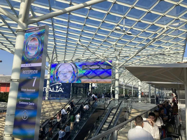 Die Vitrum läuft 2025 unter dem Motto "At the Heart of Glass" undversteht sich als Plattform für Innovation, Austausch und geschäftliches Wachstum.