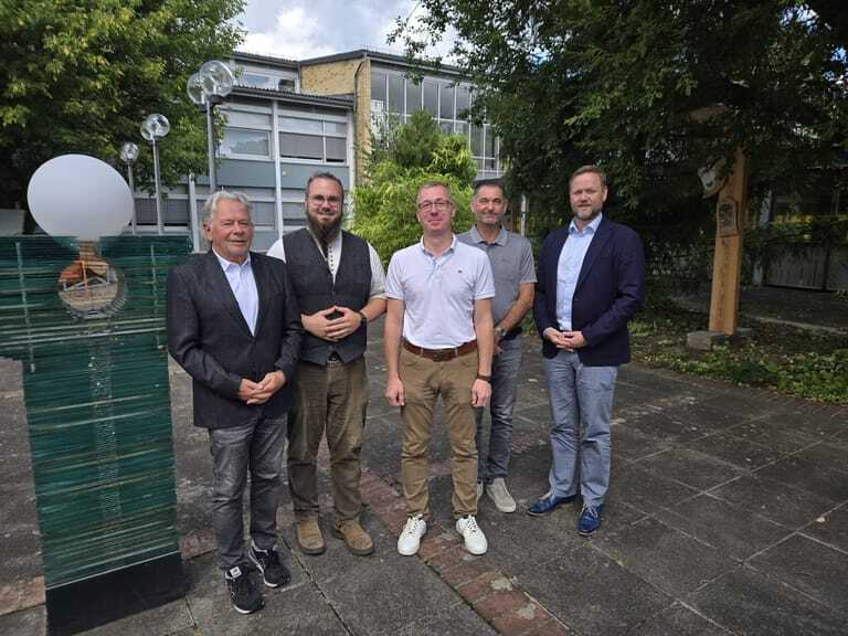Der neue Vorstand des Bundesinnungsverbandes des GlaserhandwerksV. l. n. r.: stellv. BIM Wolfgang Rotberg, Beisitzer Robin Burmeister, BIM Robert Schmitz, Beisitzer Antonio Crucitti, stellv. BIM Christophe Lenderoth.