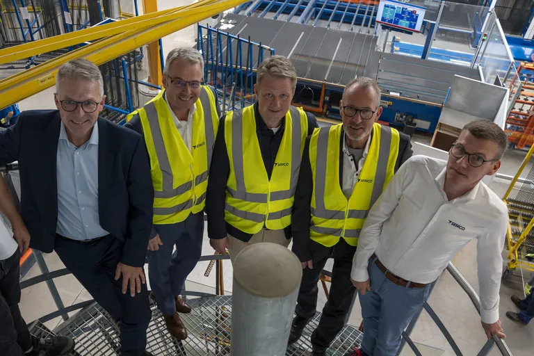 Zu Besuch im Werk Kropp (v. l.): Bernhard Feldmann, Stefan Ploog, Michael Otten und Dr. Wolfgang Buschmann mit Dennis Bredahl (r.).