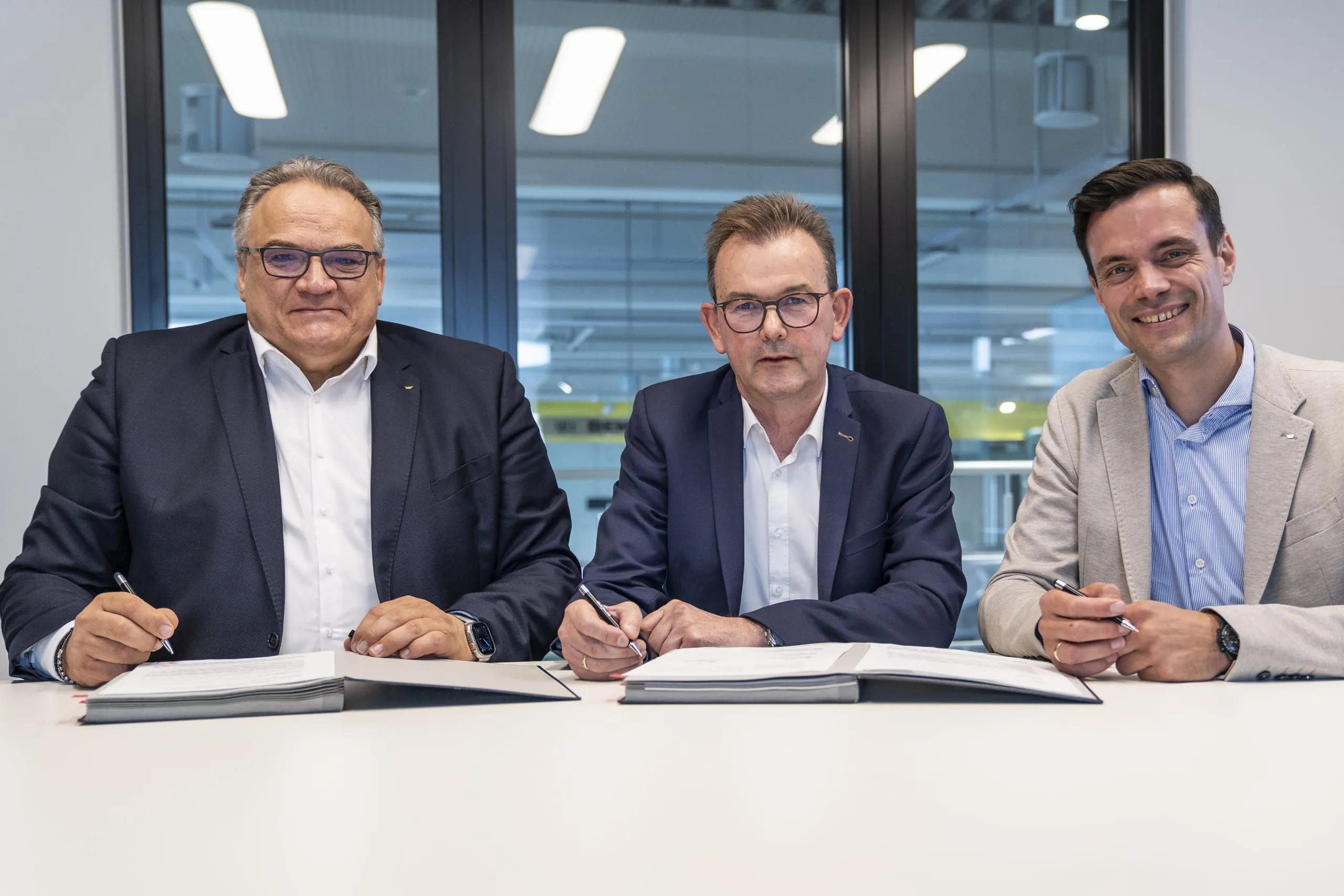 Schüco und Schirmer kooperieren bei CNC-Zentren