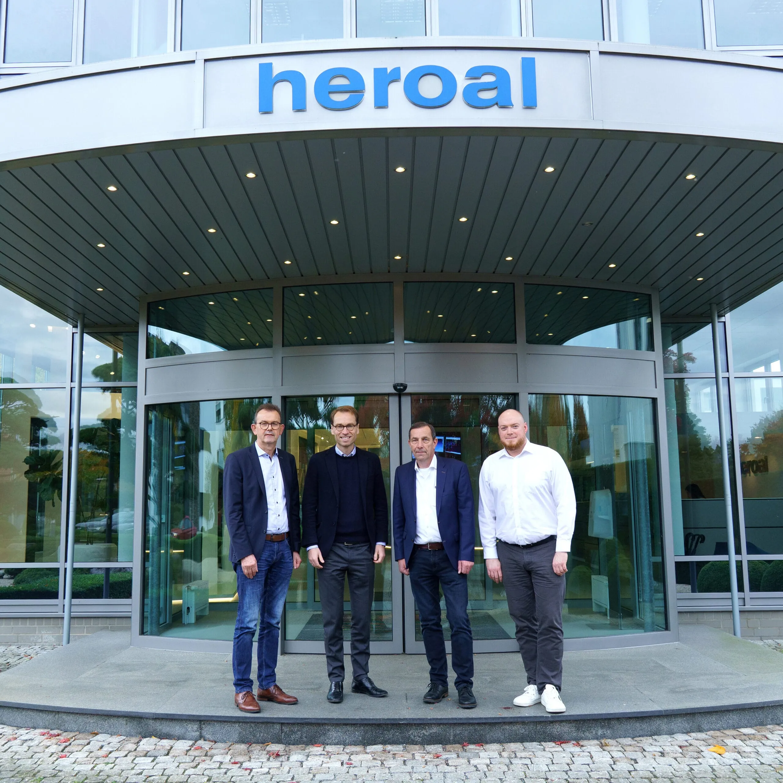 Heroal schließt Kooperationsvertrag mit Schirmer