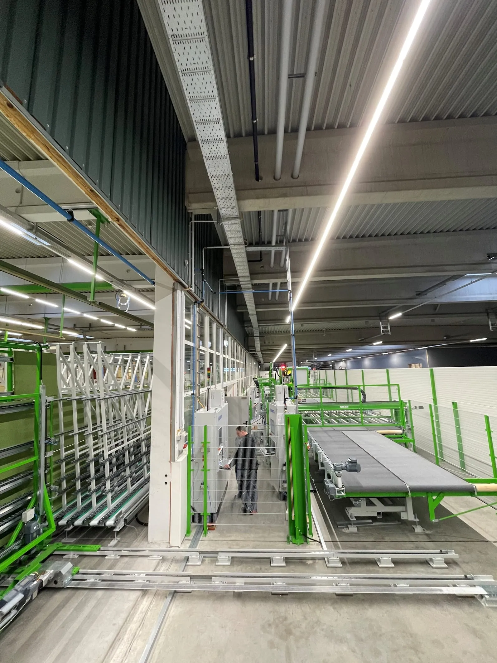 Kneer-Südfenster setzt auf automatisierte Endmontage