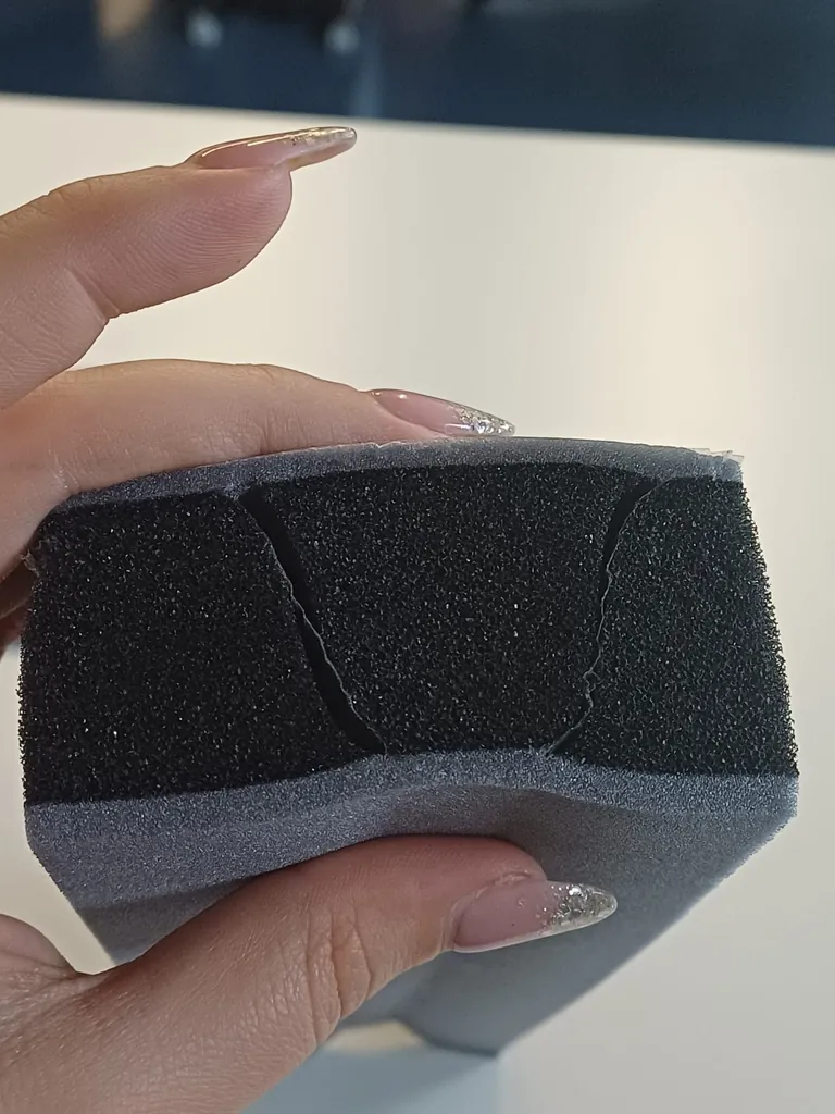 Beim TP654 Trio Funktionsband ML-Tech Pro l&auml;uft eine feuchtevariable Membran wellenf&ouml;rmig durch alle drei Schaumschichten.