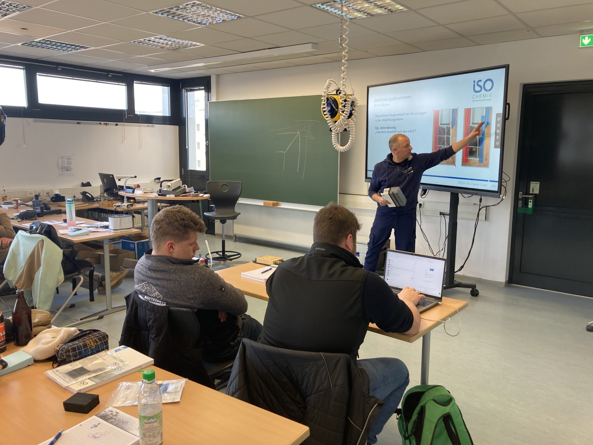 GFF durfte Ende Januar bei einer Schulung zum Thema Fensterabdichtung an der Staatlichen Fachschule für Holztechnik in Rosenheim dabei sein.