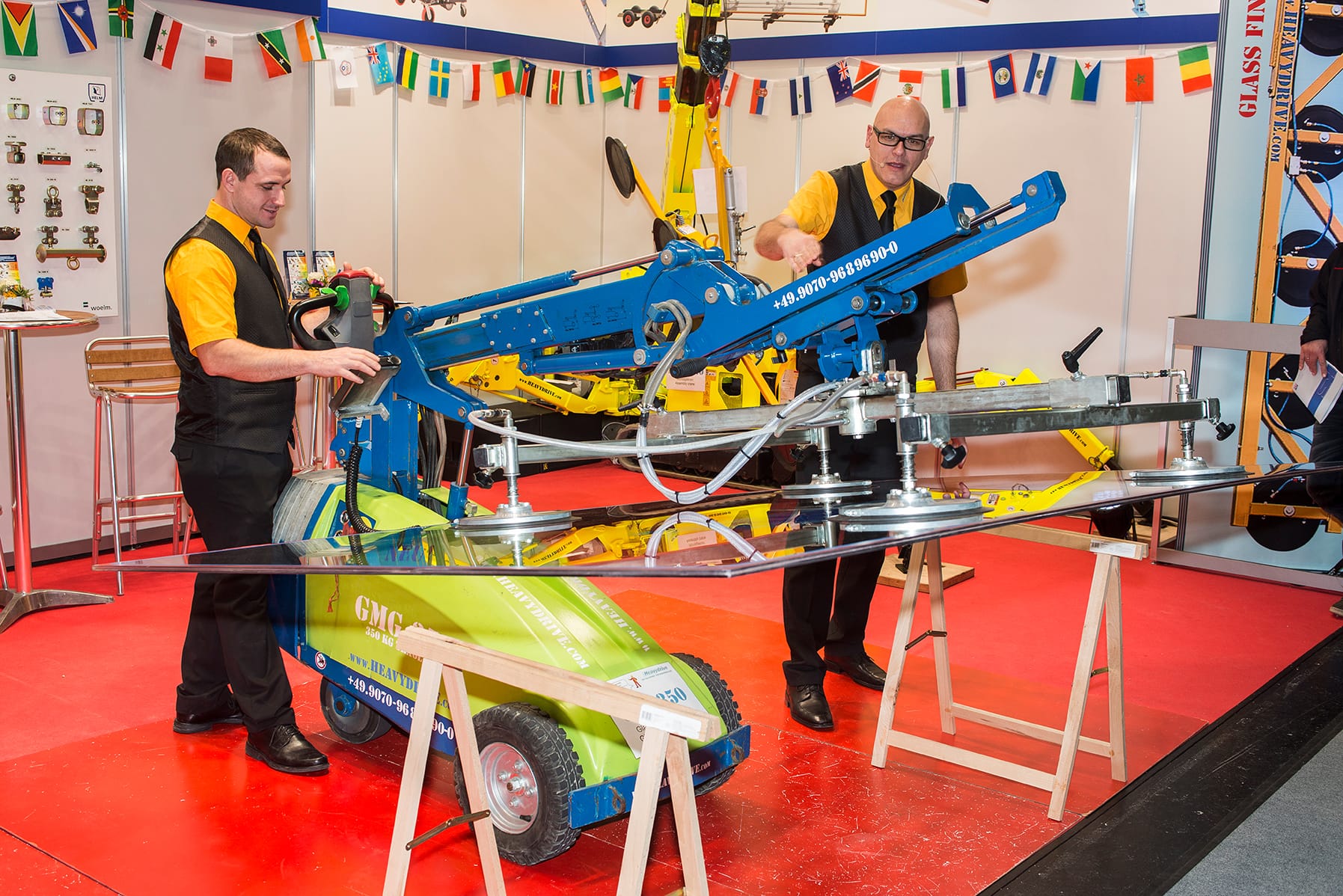 Heavydrive zeigt Montageroboter