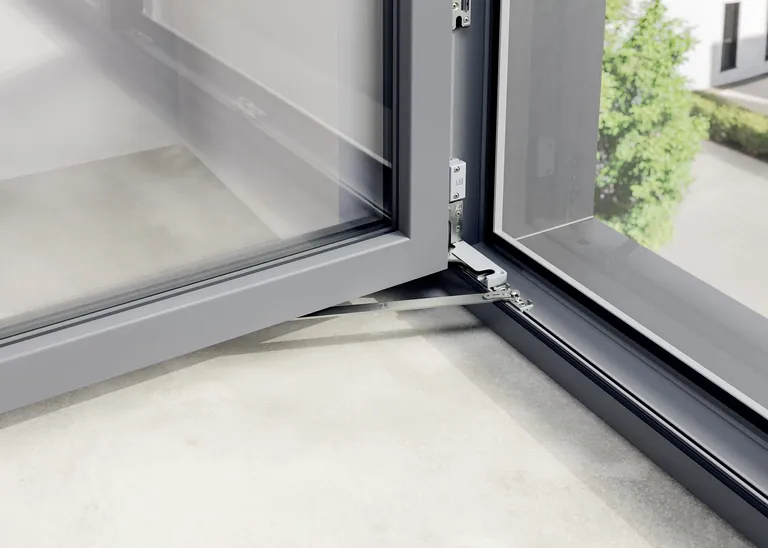 Der neue Titan &Ouml;ffnungsbegrenzer 90 Grad begrenzt die &Ouml;ffnungsweite beim Dreh&ouml;ffnen auf 90 Grad und verhindert so das Aufprallen des Fl&uuml;gels an der Laibung oder an Einrichtungsgegenst&auml;nden. 