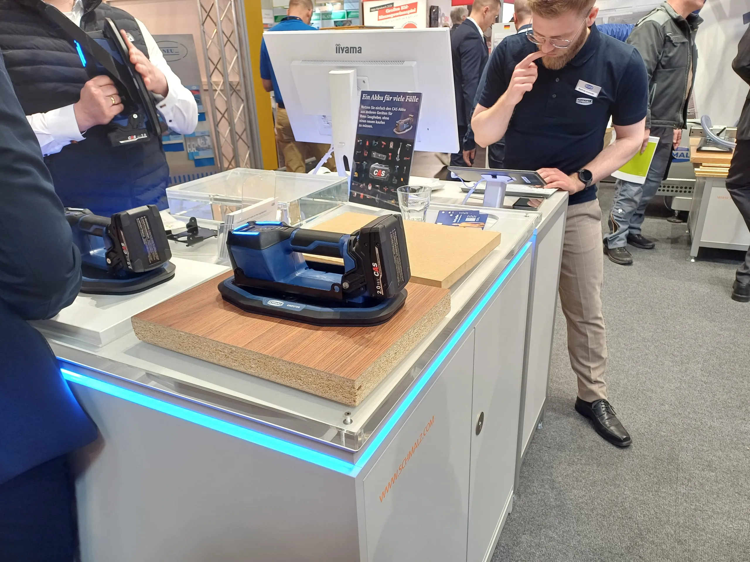 Saugheber von Schmalz feiert Premiere auf der HOLZ-HANDWERK