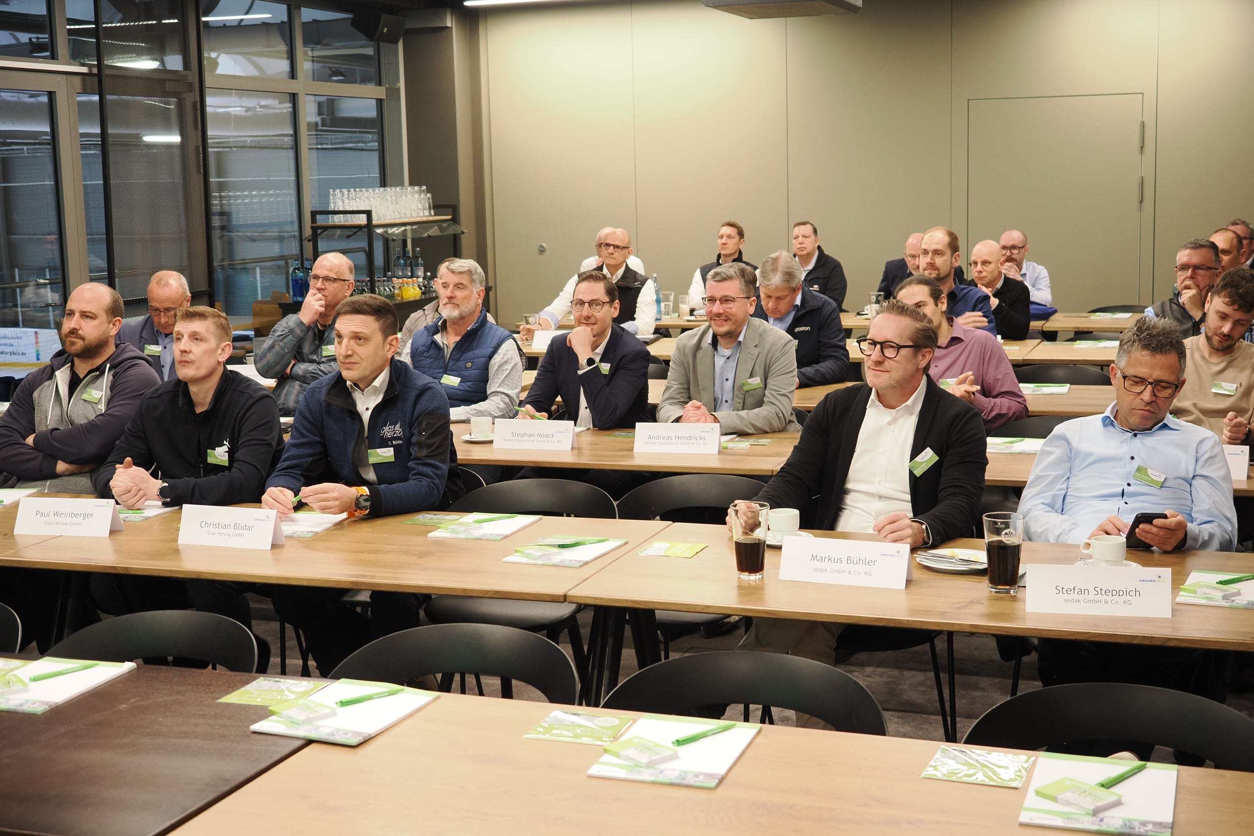 Was Eishockey und Flachglas gemeinsam haben