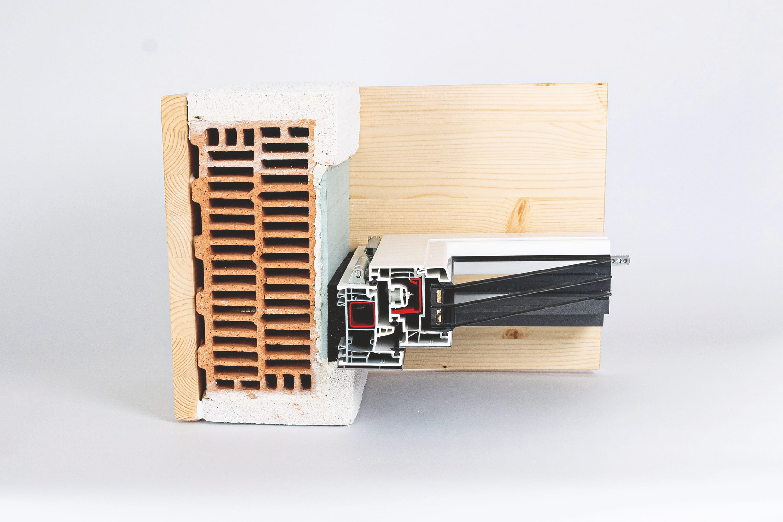 Multimont: Glattstrichsystem für Altbaumontage