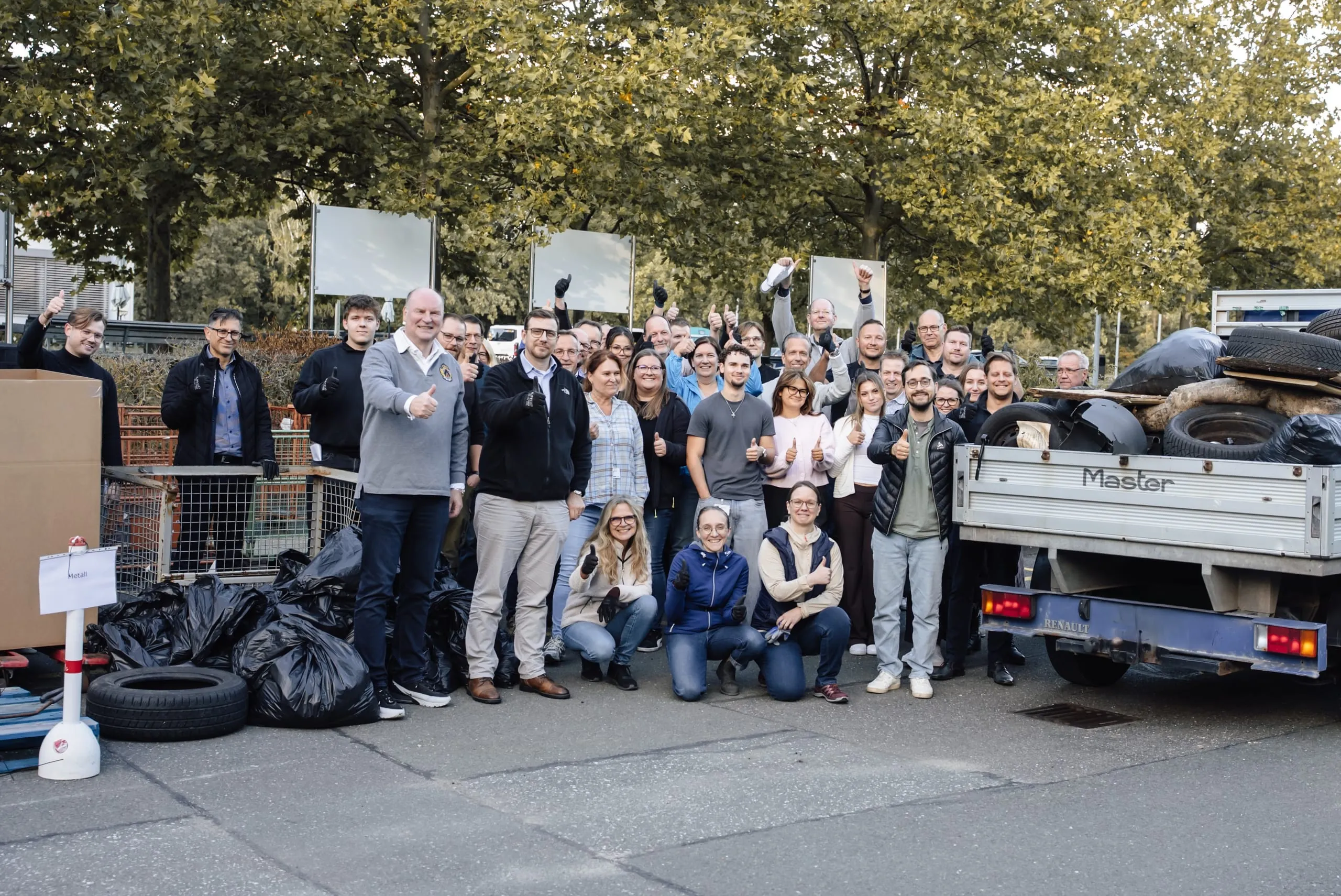 Müllsammelaktion – Rehau-Mitarbeitende engagieren sich
